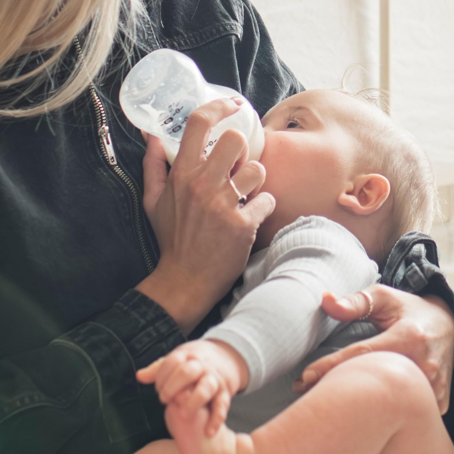 Tommee Tippee Baby Bottles, Natural Start Anti-Colic Baby Bottle with Thicker Feed Breast-Like Nipple, 11oz, 6 Months+, Self-Sterilizing, Baby Feeding Essentials, 3 Pack